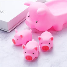 Load image into Gallery viewer, Children Pig Family Bathing Toy Squeeze Sound Toy Kid Game Toys Beach Toy